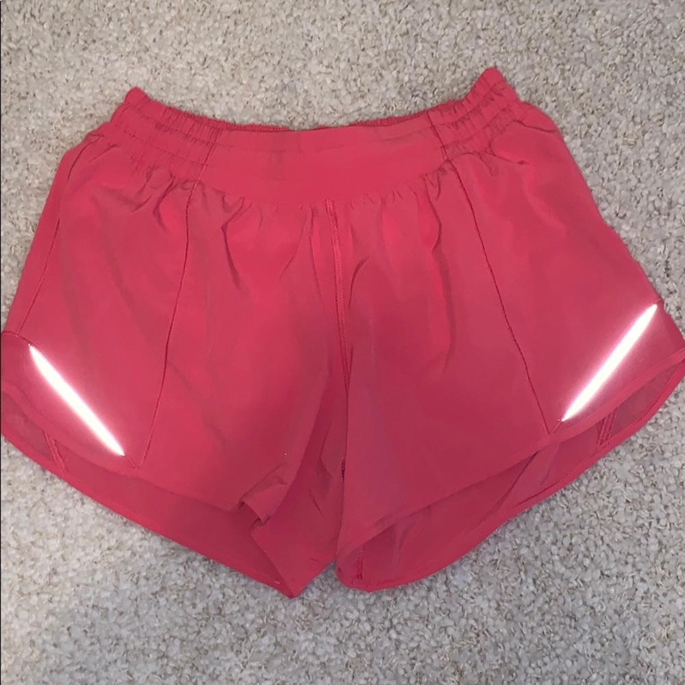 •NEVER WORN• hot pink lulu lemon hotty hot shorts